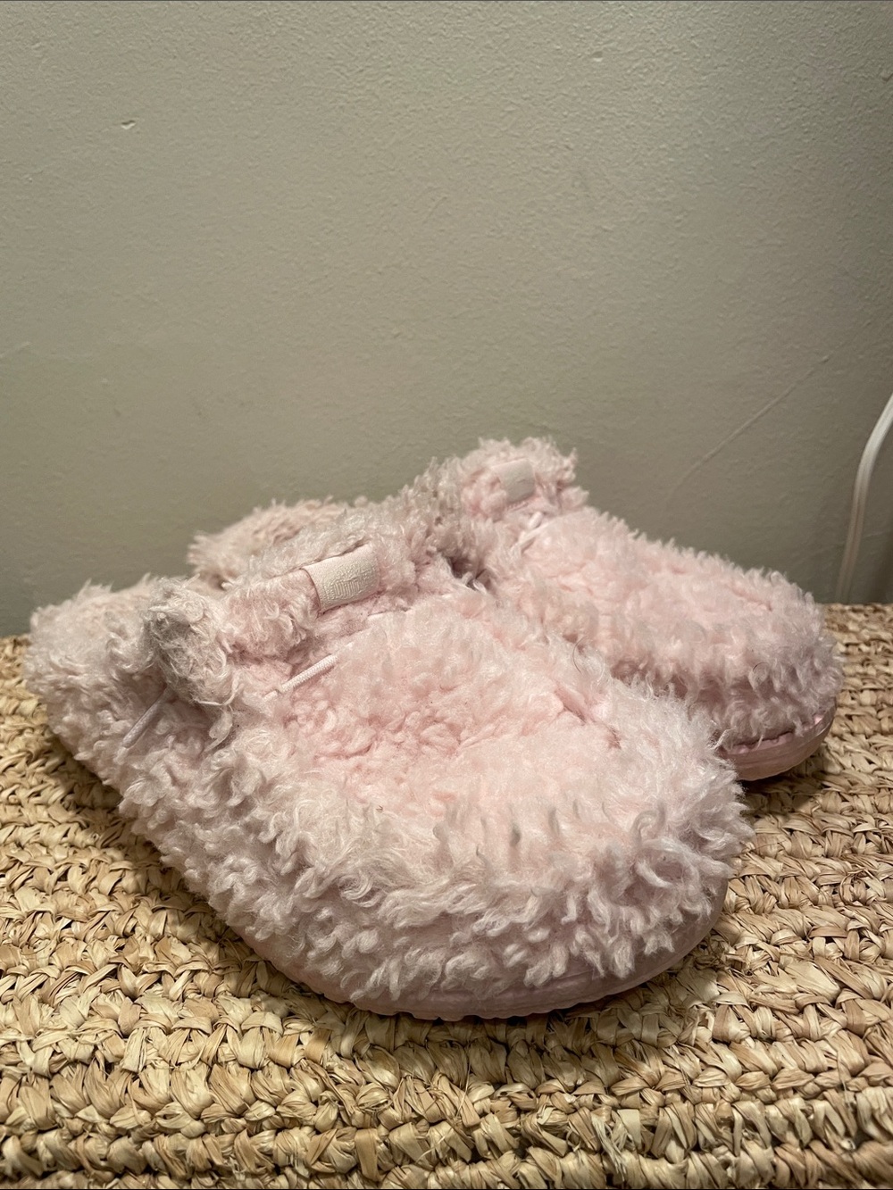 Hey Dude Wendy Slippers size 7